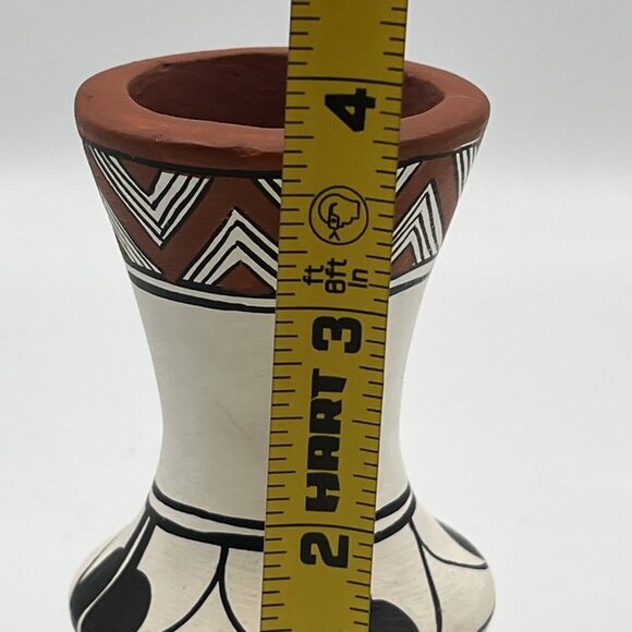 G. Garcia Mexican Vase Pot Vessel 3.75" x 2.25"  Hand Painted Signed Vintage - Picture 7 of 8